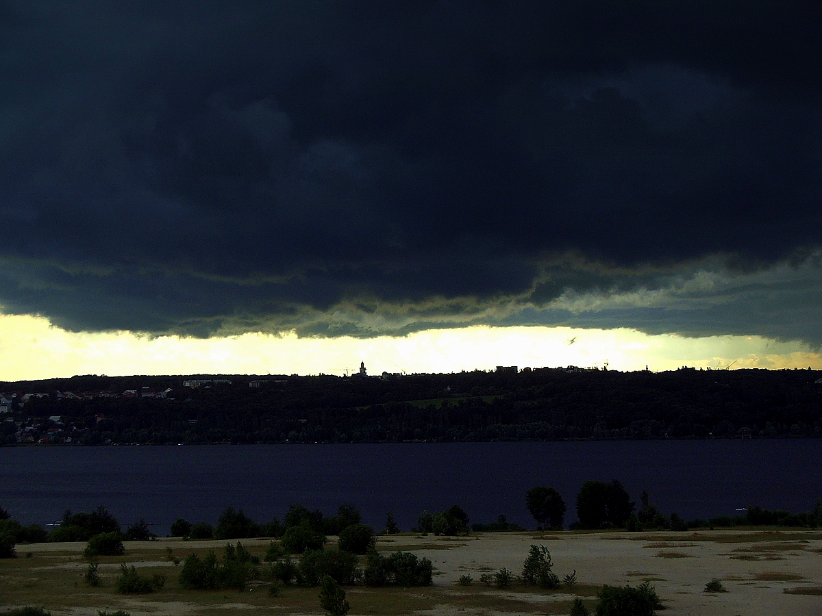 Allerta meteo arancione attiva per Napoli e Genova dal 20 ottobre