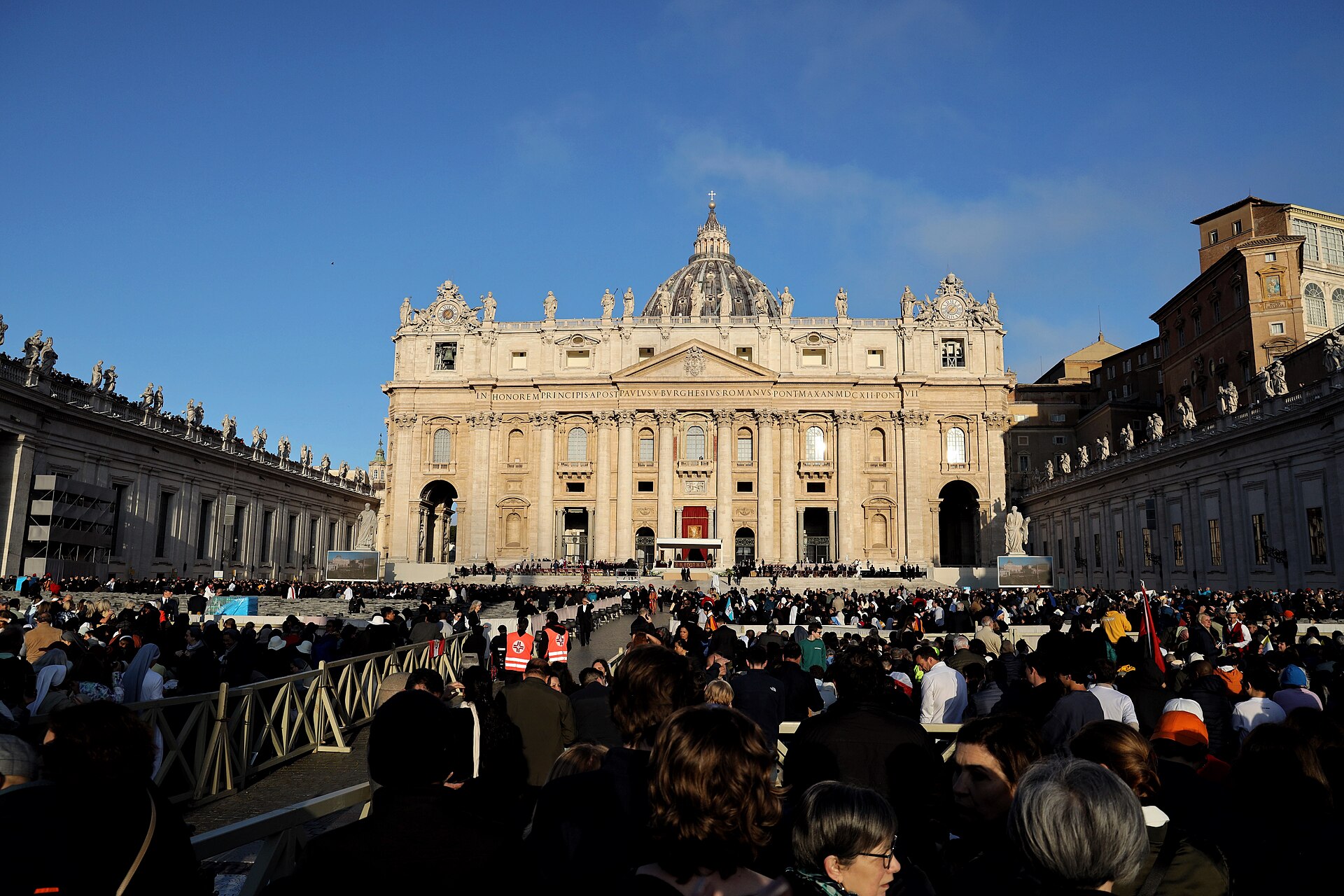 Papa Leone XIV annuncia operazione per nodulo polmonare in fase iniziale — Foto: Apostle Times / Wikimedia Commons (CC BY-SA 2.0)