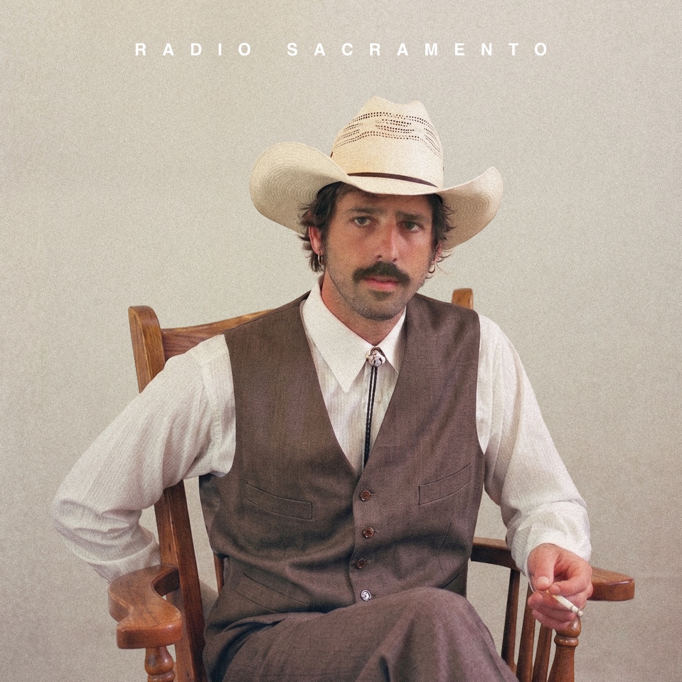 Sacramento presenta "Radio Sacramento": nuovo album con sonorità cinematografiche e West Coast
