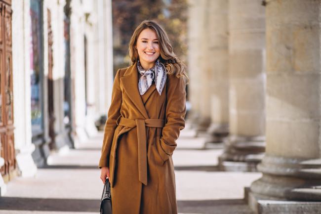 Come si può rendere la sciarpa parte integrante del proprio look?