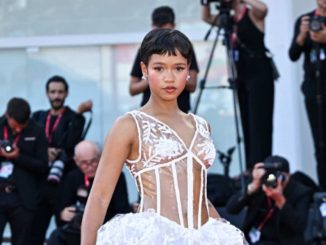 Taylor Russell al Festival del cinema di Venezia abito e accessori