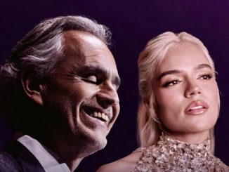 Andrea Bocelli e Karol G dominano le classifiche mondiali con Vivo per lei